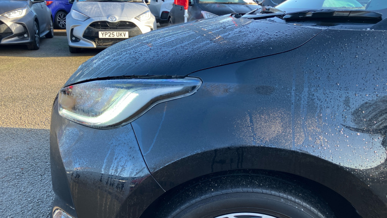 Toyota Yaris 1.5 Hybrid Design 5dr CVT Hybrid Hatchback